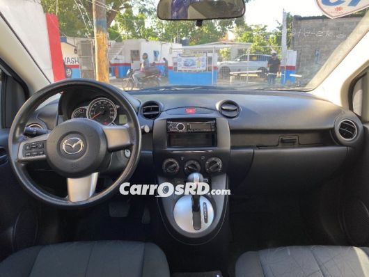 Mazda Demio Carros en venta