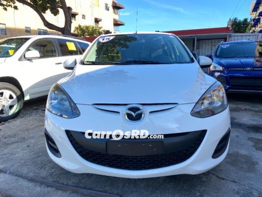 Mazda Demio Carros en venta
