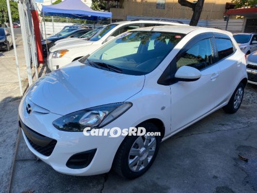 Mazda Demio Carros en venta