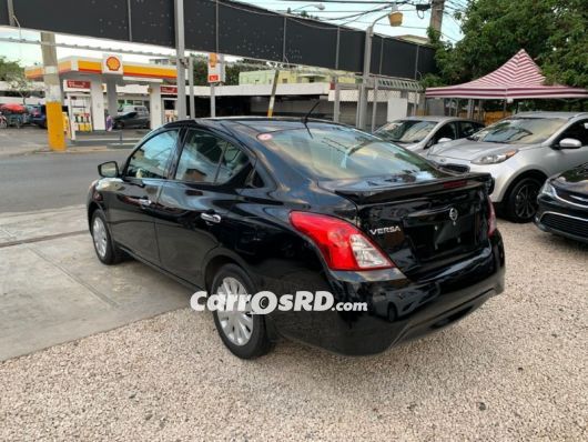 Nissan Versa Carros en venta