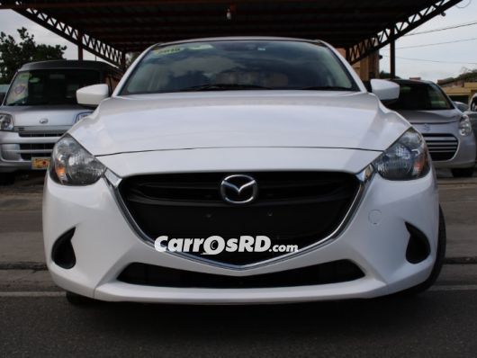 Mazda Demio Carros en venta