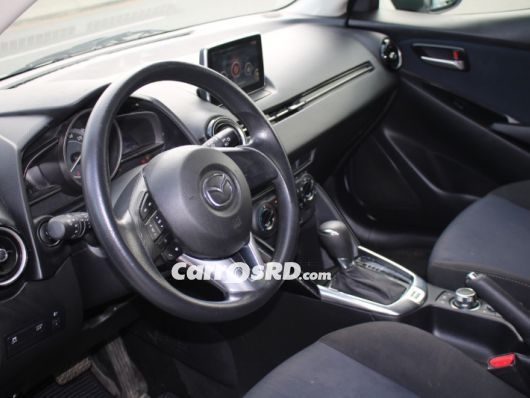 Mazda Demio Carros en venta
