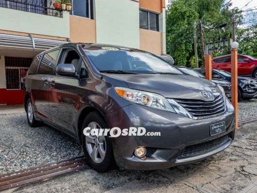 Toyota Sienna Autobus en venta