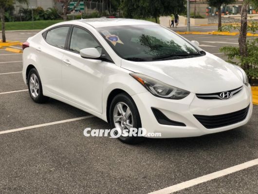 Hyundai Elantra Carros en venta