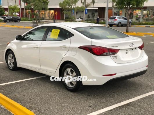 Hyundai Elantra Carros en venta