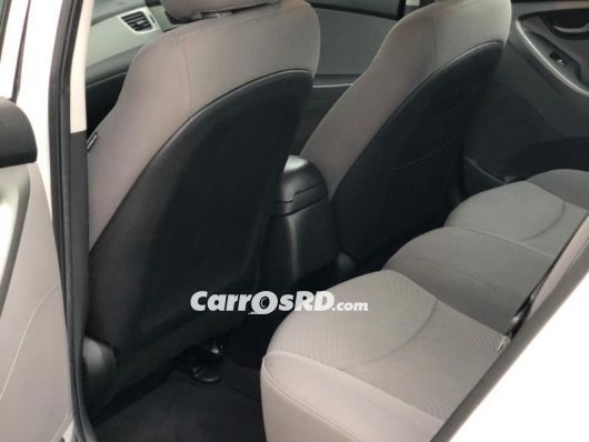 Hyundai Elantra Carros en venta