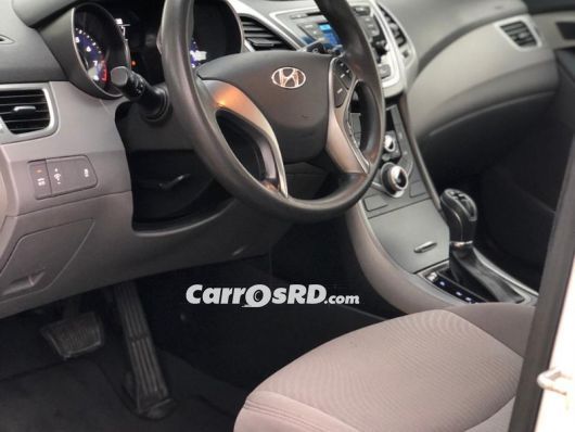 Hyundai Elantra Carros en venta