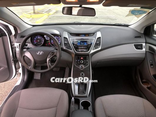 Hyundai Elantra Carros en venta
