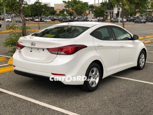 Hyundai Elantra Carros en venta