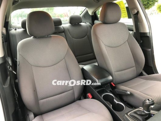 Hyundai Elantra Carros en venta