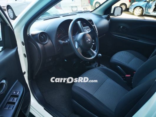Nissan March Hatchback en venta