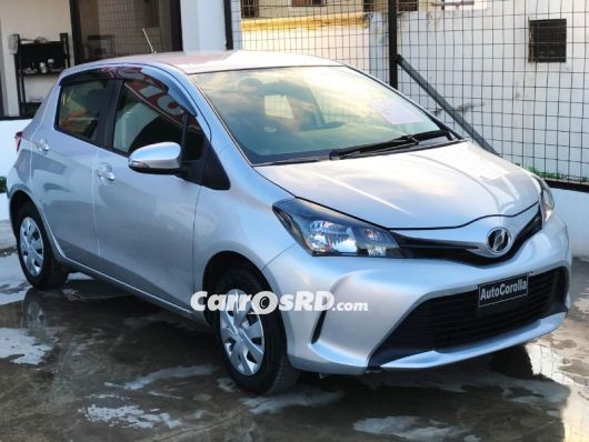 Toyota Vitz Carros en venta