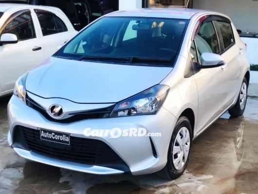 Toyota Vitz Carros en venta