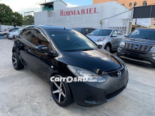 Mazda Demio Carros en venta