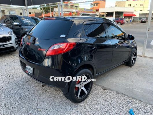 Mazda Demio Carros en venta