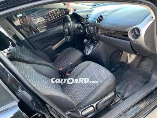 Mazda Demio Carros en venta