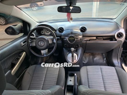 Mazda Demio Carros en venta