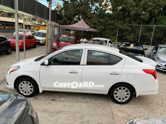 Nissan Versa Carros en venta