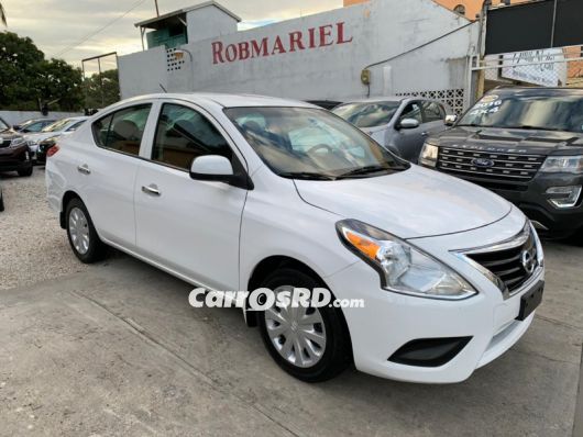 Nissan Versa Carros en venta