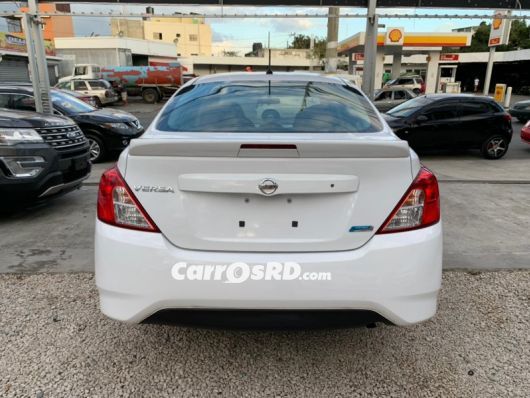 Nissan Versa Carros en venta