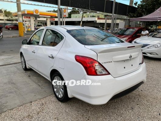 Nissan Versa Carros en venta