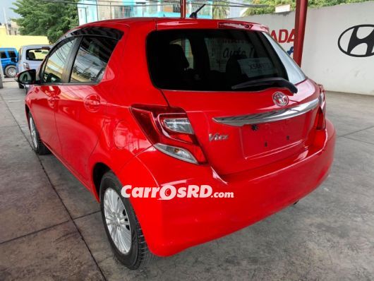 Toyota Vitz Carros en venta