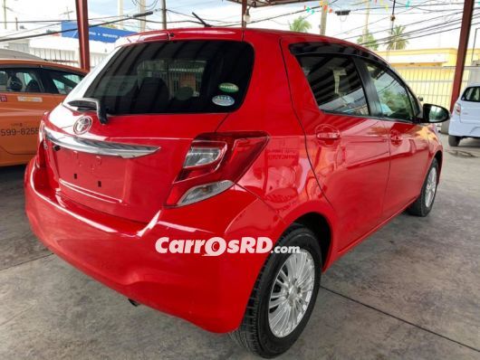 Toyota Vitz Carros en venta