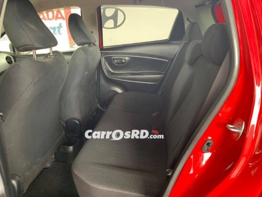 Toyota Vitz Carros en venta