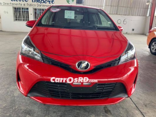 Toyota Vitz Carros en venta
