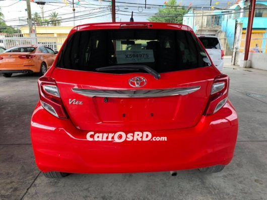 Toyota Vitz Carros en venta
