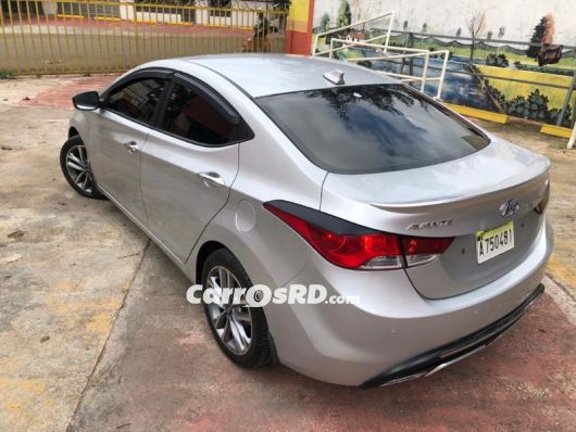 Hyundai Avante Carros en venta