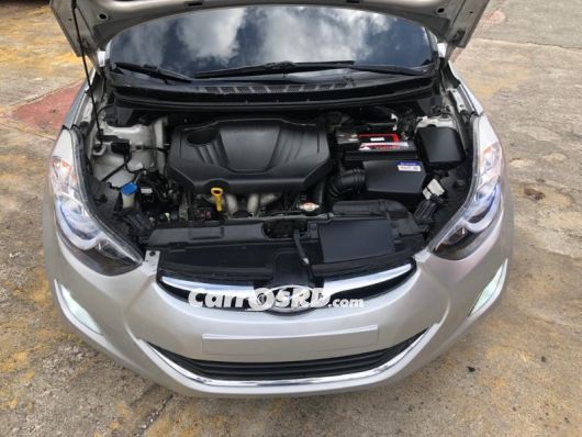 Hyundai Avante Carros en venta