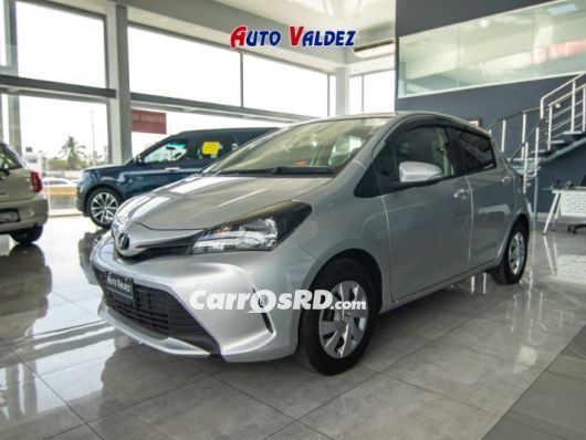 Toyota Vitz Carros en venta