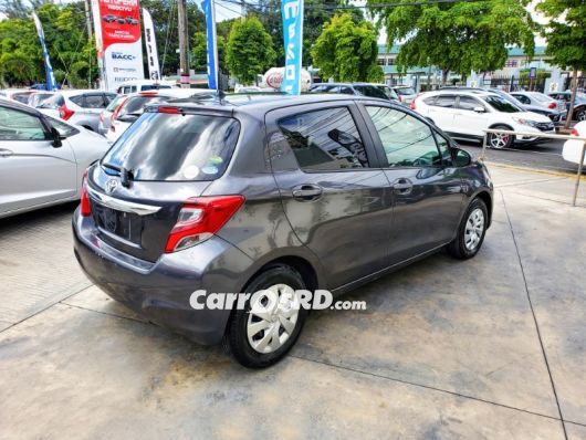Toyota Vitz Carros en venta