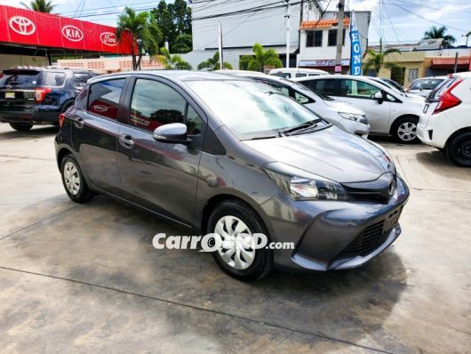 Toyota Vitz Carros en venta