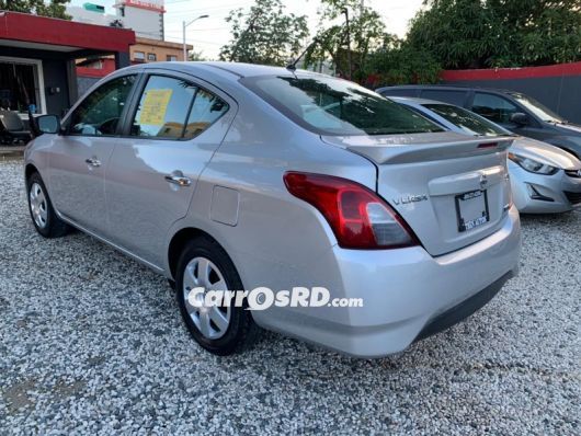 Nissan Versa Carros en venta