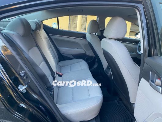 Hyundai Elantra Carros en venta