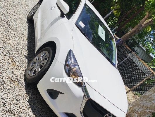 Mazda Demio Carros en venta