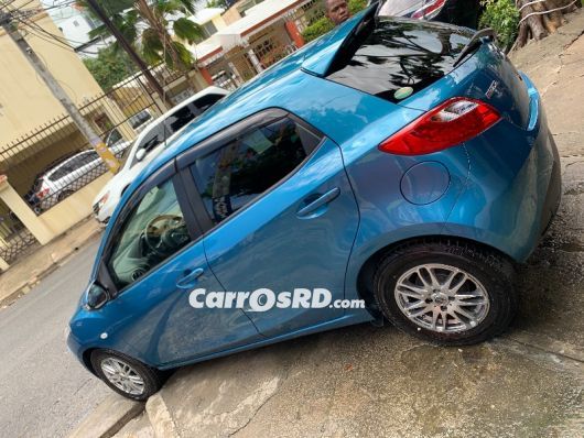 Mazda Demio Carros en venta