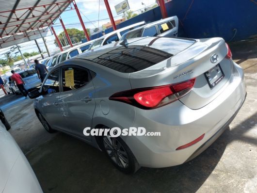 Hyundai Elantra Carros en venta