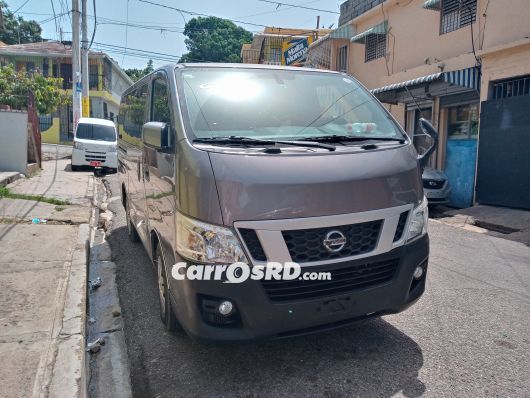 Nissan NV Minivan en venta
