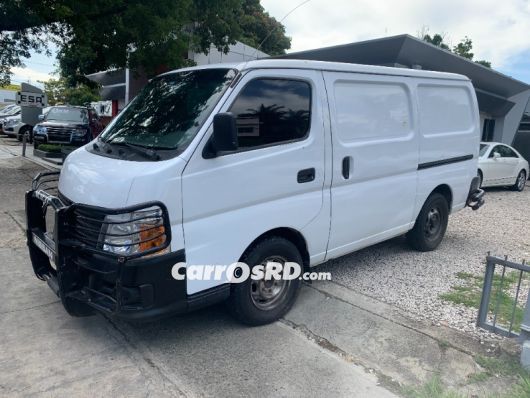 Nissan URVAN Minivan en venta