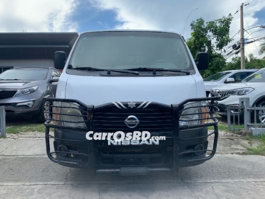 Nissan URVAN Minivan en venta