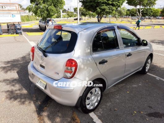 Nissan March Hatchback en venta