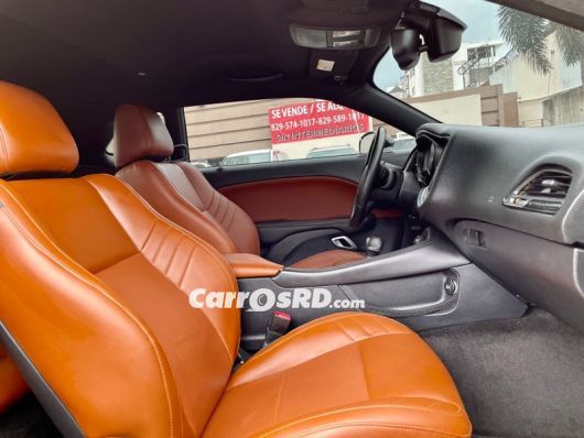 Dodge Challenger Carros en venta
