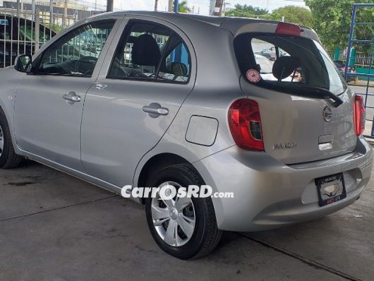 Nissan March Hatchback en venta