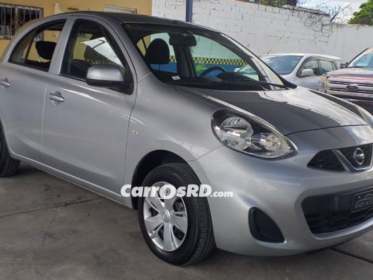 Nissan March Hatchback en venta