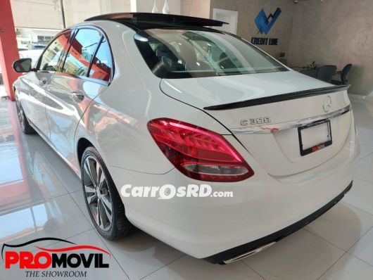 Mercedes-Benz Clase C Carros en venta