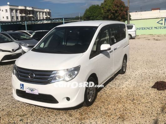 Nissan Serena Minivan en venta