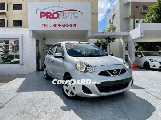 Nissan March Hatchback en venta
